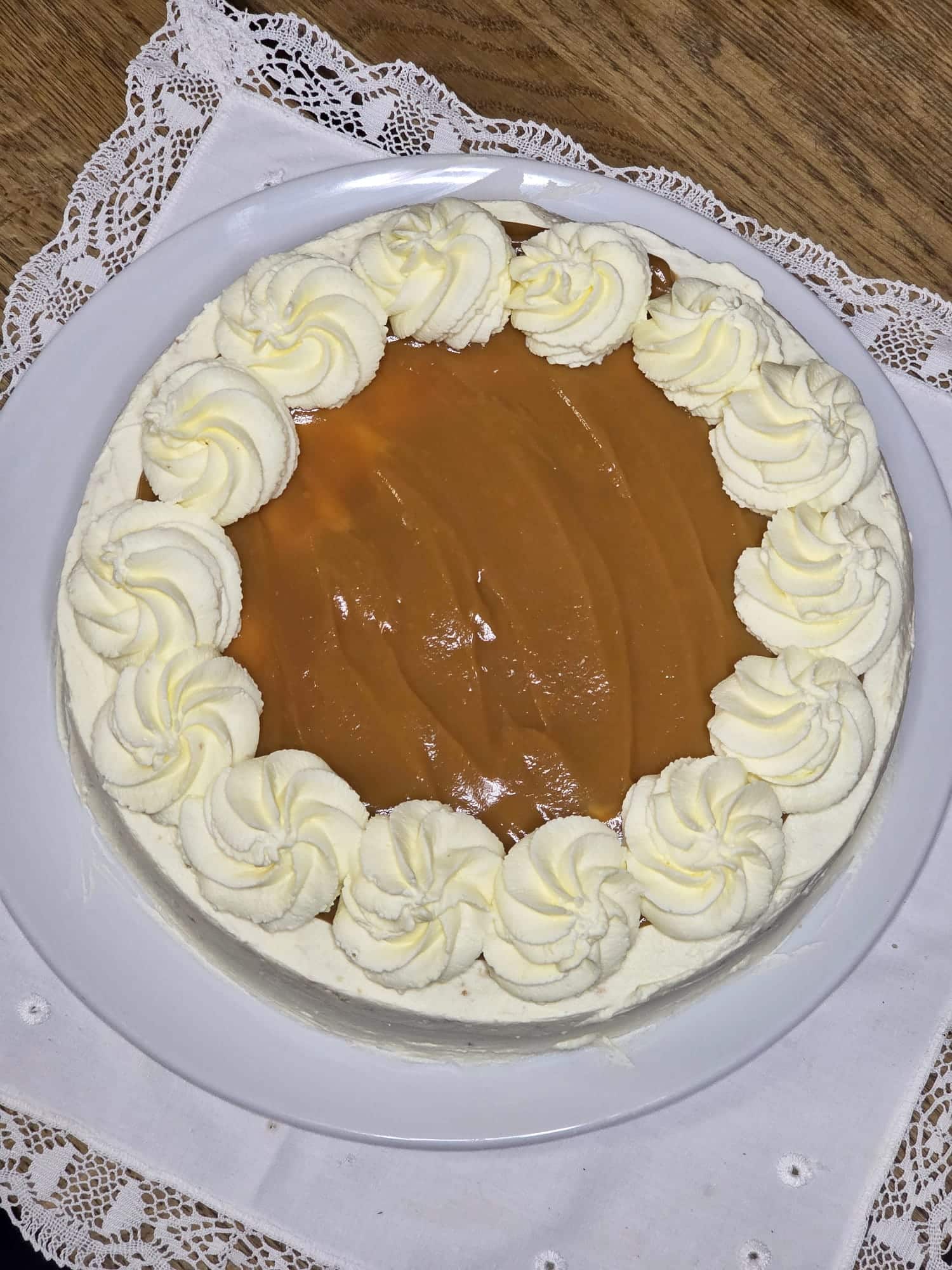 Kinuski-omena -täytekakku - Image 2
